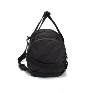 Akpa Duffel Round dị fechaa maka egwuregwu ma ọ bụ njem